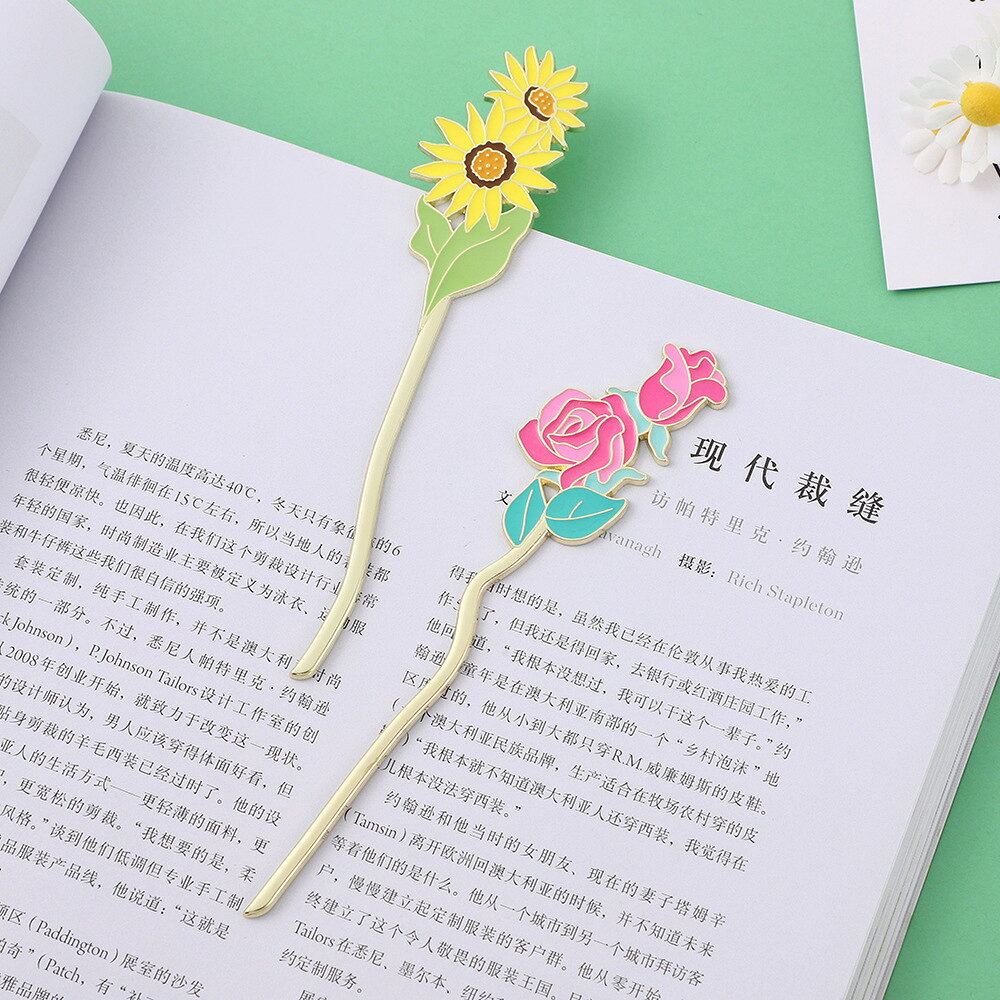 送料無料 しおり 栞 ブックマーク ブックマーカー 金属製 文房具 文具 雑貨 フラワー 花 ひまわり 向日葵 スズラン ユリ 百合 バラ ローズ かわいい おしゃれ きれいめ プレゼント ギフト 贈り物 金色 黄 白 ピンク 緑の商品画像 3