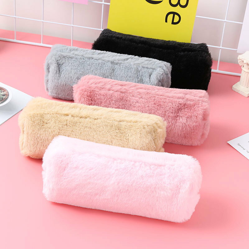 送料無料 ペンケース 筆箱 ふでばこ レディース 女性 収納雑貨 文房具 長方形 円筒形 チャック ジッパー フェイクファー 無地 グレー ピンク ブラック ふわふわ もこもこ 可愛い キュート ポップ カジュアル ガーリー おしゃれ plusnao-10377121 Plus Nao サンプル画像2