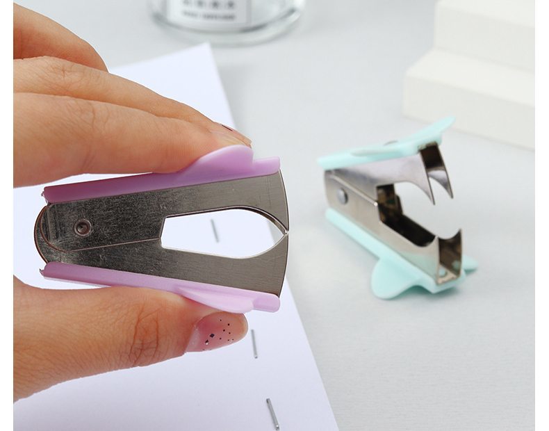 送料無料 ホッチキスリムーバー ホチキス 針外し ホッチキス外し ステープラー 文房具 ステーショナリー書類 簡単 剥がし オフィス 学生 便利 軽量 コンパクト ミニ かわいい 3