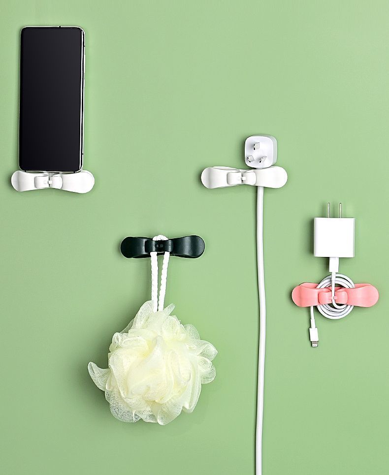 送料無料 ケーブルホルダー コードホルダー コード収納 家電 粘着式 貼り付け 壁面フック ウォールフック 小物掛け コンセント コード 整理整頓 無地 ブラック ホワイト シンプル 便利