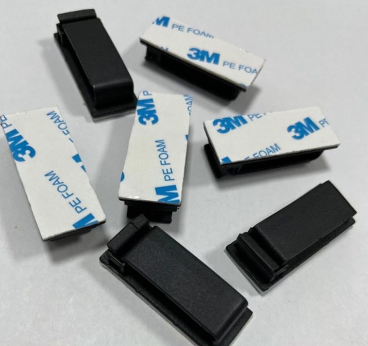 送料無料 ケーブルホルダー 10個セット コードホルダー ケーブルクリップ 粘着式 固定 家電 パソコン コード 収納 配線 スッキリ まとめる シンプル 貼り付け