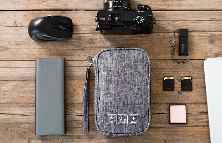 送料無料 ガジェットポーチ ガジェットケース 収納ポーチ 小物入れ ケーブル イヤホン 充電器 スマホ PC周辺小物 多収納 ファスナー 無地 シンプル すっきり トラベルポーチ 旅行 出張 plusnao-10409619 Plus Nao サンプル画像2