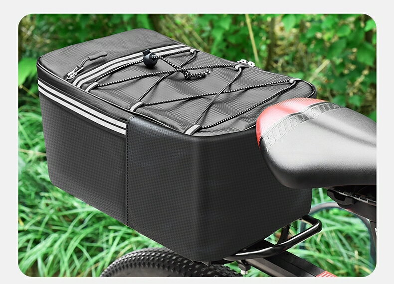 Plus Naoの送料無料 自転車用リアバッグ 12L 15L 反射材入り ファスナー 面ファスナー マジック テープ 防水 自転車用品 シンプル 荷台用 大容量｜アングル2
