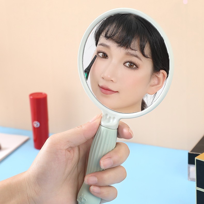 Plus Naoの送料無料 ハンドミラー 手鏡 レディース 女性 メイク道具 メイク関連雑貨 生活雑貨 日用雑貨 丸型 ラウンド 動物モチーフ アニマルモチーフ ポップ カジュアル ガーリー フェミニン 可愛い キュート おしゃれ｜アングル2