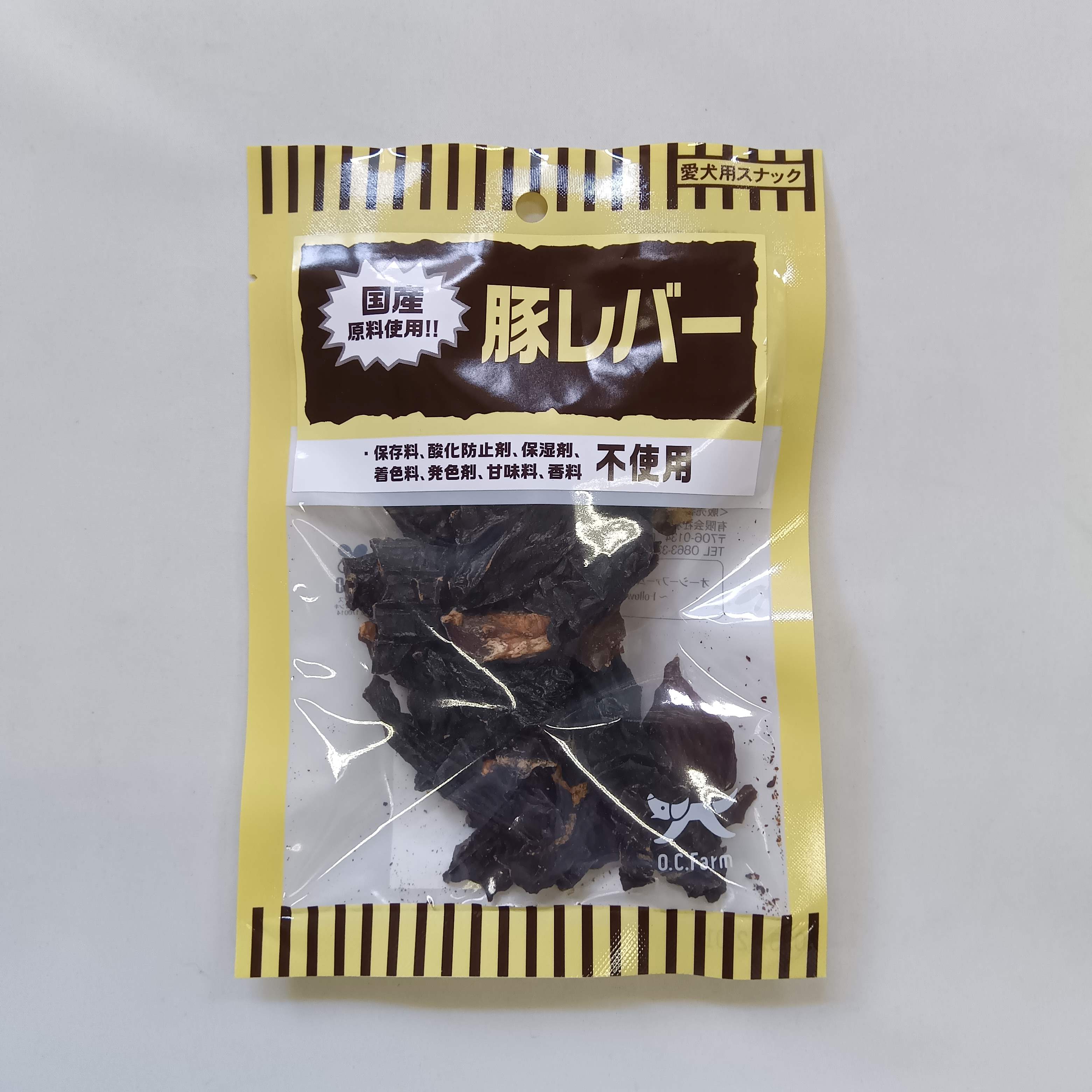 メーカー O.C.Farm 商品内容 日本国内で飼育された豚の肝臓のみを使用しています。 保存料、酸化防止剤、保湿剤、着色料、発色剤、甘味料、香料は使用しておりません。 原材料 100％表示 豚の肝臓(日本) 成分 粗蛋白質：60.5％以上 粗脂肪：12.9％以上 粗灰分：4.5％以下 粗繊維：0.1％以下 水分：12.0％以下 カロリー：399kcal/100g 注意 お買い上げ後は直射日光をさけ、冷暗所で保存して下さい。 開封後は、温度・湿度に関わらず、必ず冷蔵して下さい。　