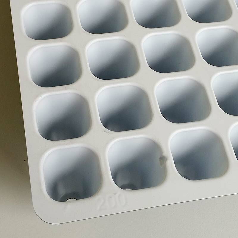 【4/30までエントリーで最大100%Pバック】100枚入 プラグトレイ 白黒 200穴 10×20...