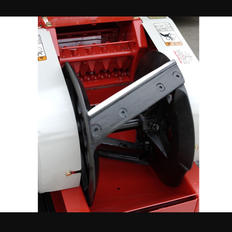 果樹園用パワーカッター P-650W 新興和産業 粉砕機 自走式 直径45mm対応 シリンダ...