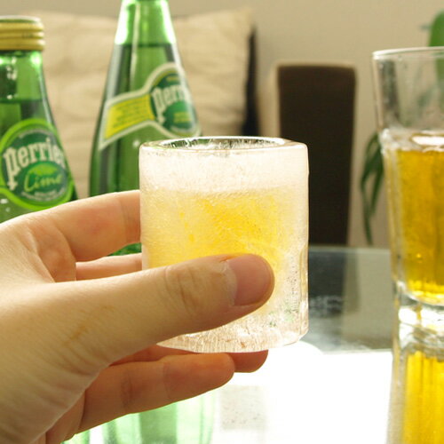 氷のグラスが作れる！ アイストレー 製氷皿 アイス結婚 引越し 新築 開店 新生活 記念日 誕生日...