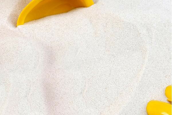 固まる砂 砂場の砂 砂場用砂 自宅 庭 抗菌仕様 さらりん 1袋15kg 10袋入 約96L