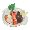 ※サプライヤー直送品　日本の職人が作る本物そっくりの食品サンプル。土鍋にえびや魚、野菜などを盛り付けた寄せ鍋です。サイズ195×165×85mm個装サイズ：22×22×9cm重量個装重量：730g素材・材質食品サンプル:塩化ビニール土鍋:陶器付属品土鍋製造国日本本物そっくり!日本の職人が作る食品サンプル。日本の職人が作る本物そっくりの食品サンプル。土鍋にえびや魚、野菜などを盛り付けた寄せ鍋です。fk094igrjs