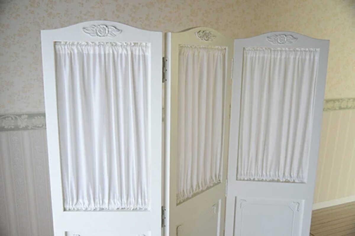 カーテン付き3連スクリーン