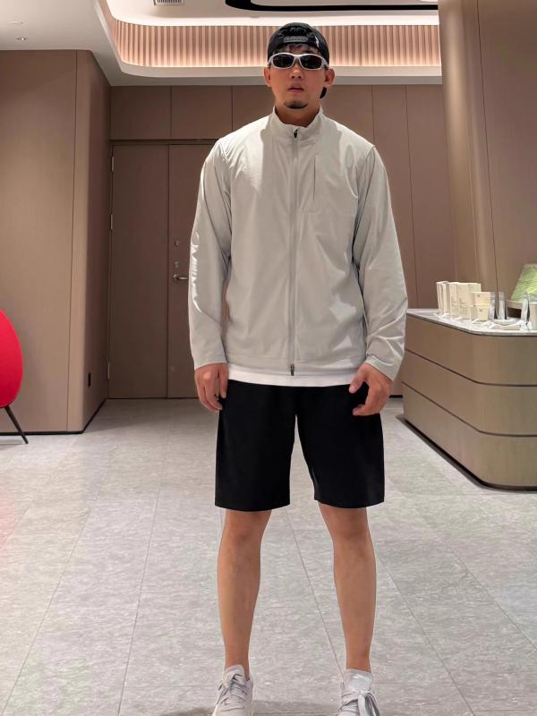 ・カテゴリ: 外套・スタイル: 基礎・主な素材: ポリエステル100%・フード: あり・版型: 宽松・カラー展開: ブラック、ライトグレー・サイズ展開: M、L、XL、2XL、3XL・対象年齢層: 18-24歳・対象シーン: 日常・ポケットスタイル: サイドポケット・ドア襟: ジッパー・プリントテーマ: カスタム/DIY・ステッチディテール: 明線