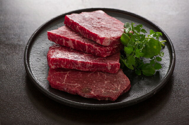 ポップギャラリー 楽天市場店の【送料無料】【絶品美味】三重「霜ふり本舗」松阪牛　モモステーキ【お歳暮・お中元・ギフトに】【代引き不可】｜アングル2