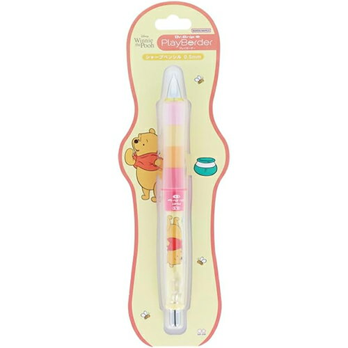くまのプーさんがデザインされた Dr.Grip CL Play Border シャープペンシル です。 振るだけで芯が出ます。 リング状のグリップは組み換え可能。 ボーダーがカラフルでかわいいですよ。 ●本体サイズ：約14.2×142×14.2mm ●パッケージサイズ：63×195×20mm ●芯径：0.5mm ●材質：PC・ABS・シリコーン