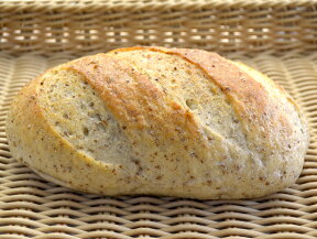 天然酵母と国産小麦の胚芽パン(ふすまパン）