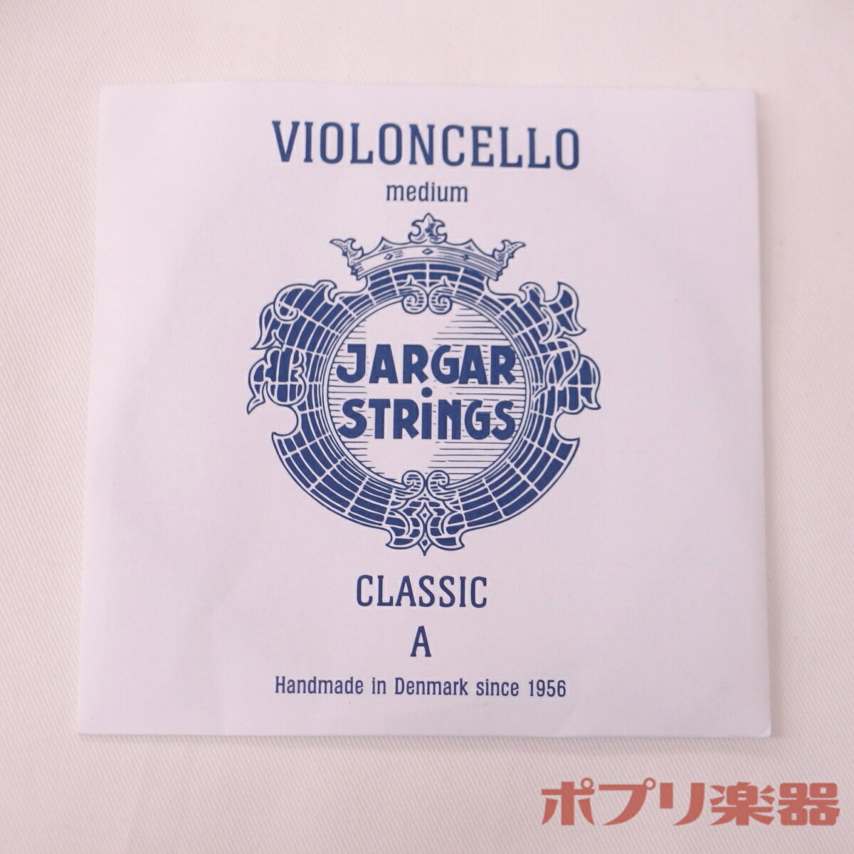 チェロ用A線およびD線の定番中の定番。 柔らかく穏やかな音色が特長のスチール弦。金属的な音色になりがちなA線およびD線に最適。 対応楽器:チェロ(A線) 材質:スチール / クロムスチール巻 注意書き ・お使いのモニターの発色具合によって、実際のものと色が異なる場合がございます。 ・こちらの商品は日時指定はご利用いただけません(郵便受けに届きます)。