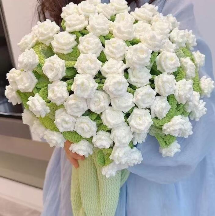 【送料無料】【送料無料】花束ブランケット 新作 可愛い 手編み薔薇 バラ ホワイト 女の子 恋人へのデート プレゼント 誕生日 母の日ギフト 新年ギフト ブーケブランケット 完成品 ひざ掛け 柔らかい 昼寝に使える 膝掛け 洗濯可 部屋飾り オールシーズン使える おしゃ [3]