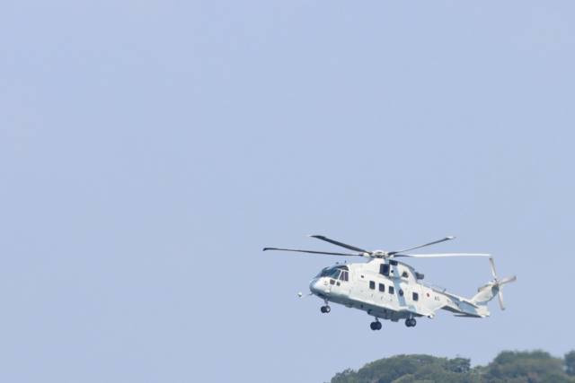 【日本の風景ポストカード】神奈川県横須賀市 上空を飛ぶ海上自衛隊ヘリコプター はがき1 photo by MIRO
