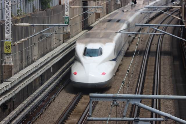 東京大田区を走るのぞみN700系S　東海道新幹線富士川を渡る葉書　ハガキ　photo by MIRO