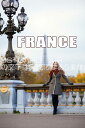 【世界の観光地ポストカード】「FRANCE」秋のフランスパリ女性とエッフェル塔ハガキはがき絵葉書【限定販売】