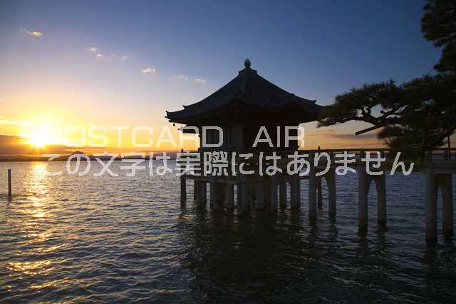滋賀県 大津市　浮御堂の夜明けのポストカード葉書はがき　Photo　by絶景.comのサムネイル