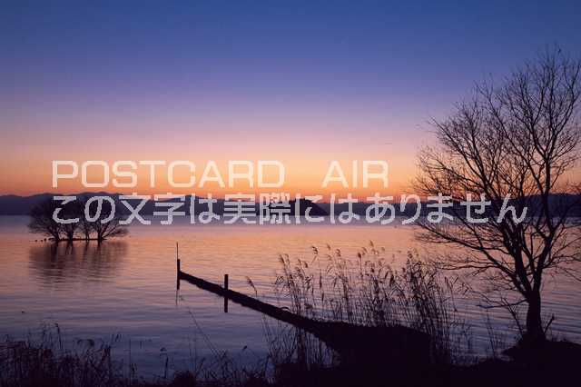 滋賀県 湖北町　琵琶湖の夕暮れのポストカード葉書はがき　Photo　by絶景.com