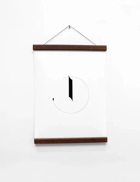 Rakuten - MAGNETIC POSTER HANGER (walnut) - ウォルナットポスターハンガー (30cm)【北欧 木製 壁掛け デコレーション】