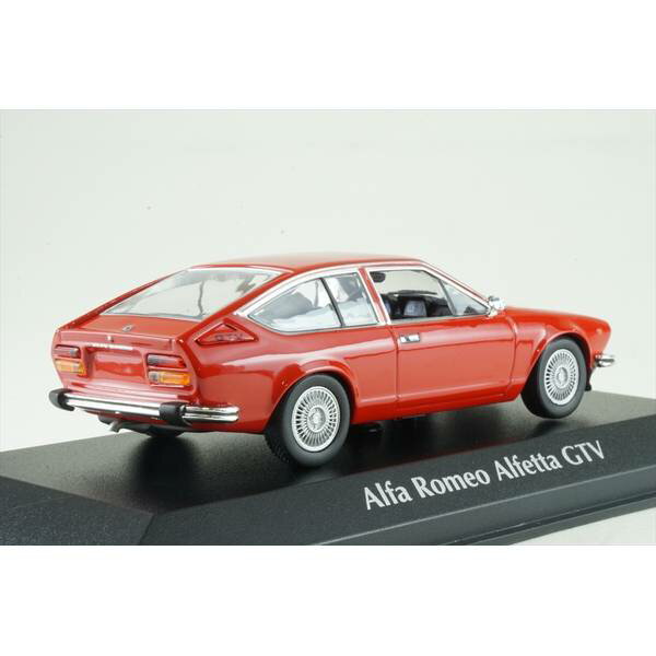 マキシチャンプス 1/43 アルファロメオ アルフェッタ GTV 1976 レッド 完成品ミニカー 940120120