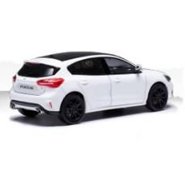 イクソ 1/43 フォード フォーカス ST 2022 メタリックホワイト 完成品ミニカー MOC334
