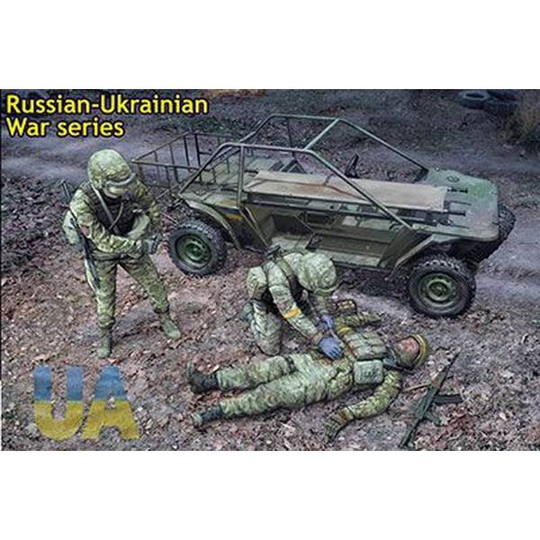 マスターボックス 1/35 ウクライナ軍マングース救急型+武装衛生兵2体負傷兵1体 スケールモデル MB35246