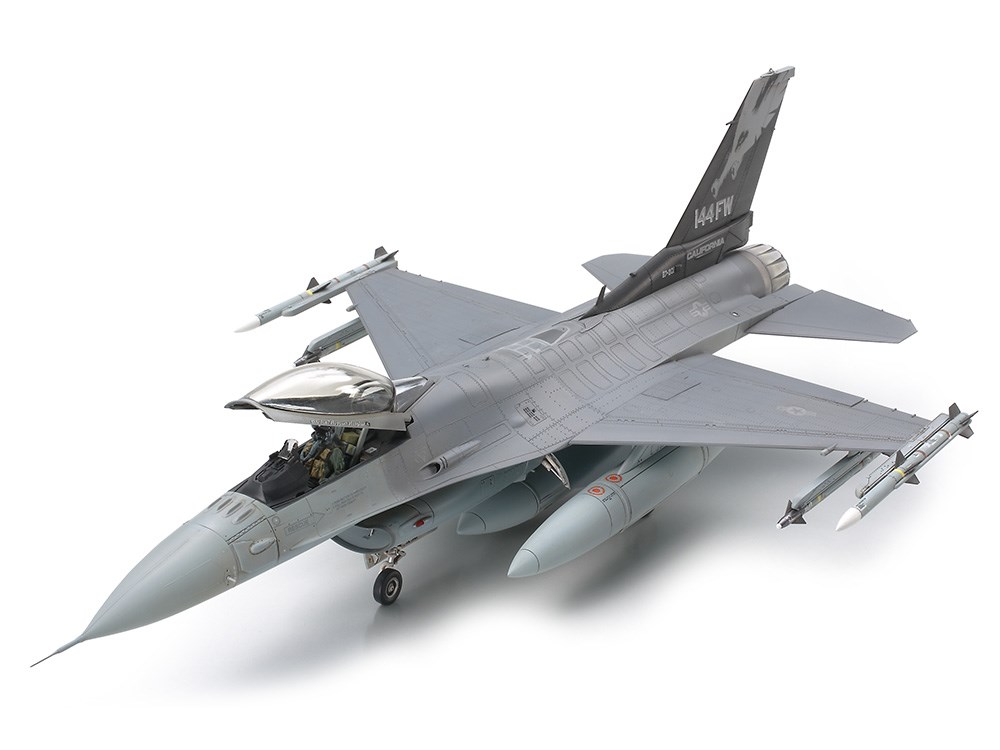 タミヤ 1/48 ロッキードマーチン F-16C ブロック25/32 ファイティングファルコン アメリカ州空軍 スケールプラモデル 61101