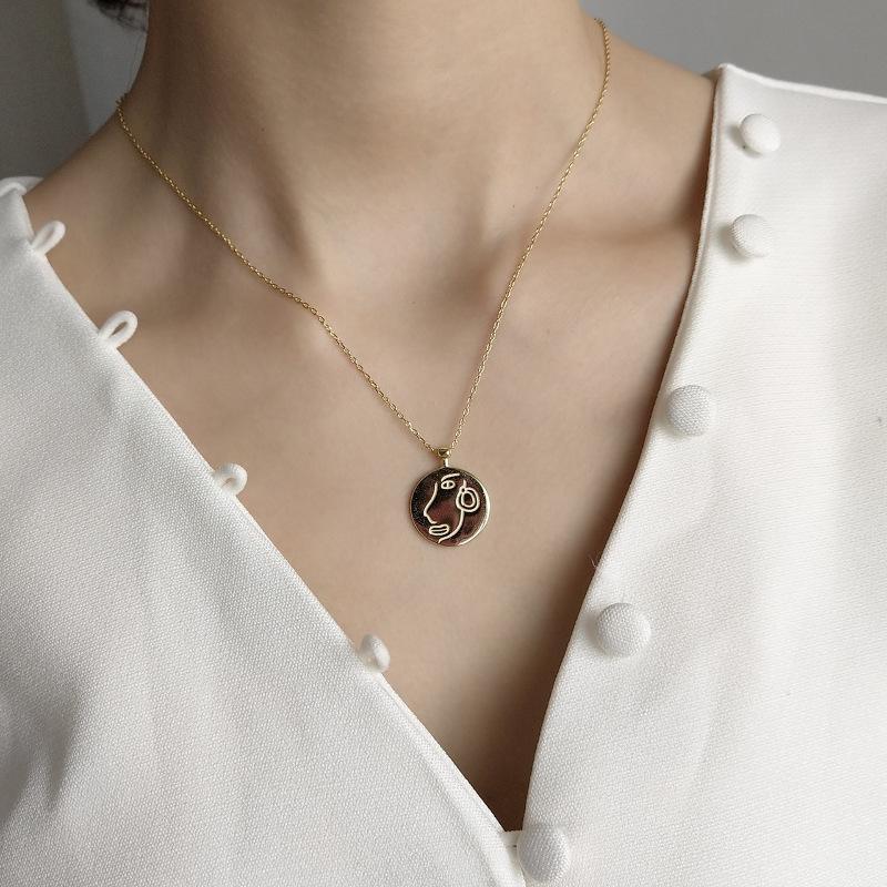 ネックレス ペンダント プレート ラウンド 丸 フェイス 顔 チェーン ヴィンテージ 個性的 アクセサリー ジュエリー レディース シンプル おしゃれ