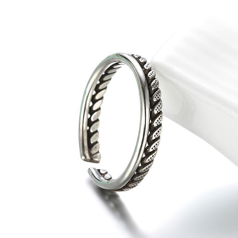 指輪 リーフ 葉っぱ 斜め アンティーク風 シルバーカラー サイズ調整可 レディース アクセサリー おしゃれ シンプル