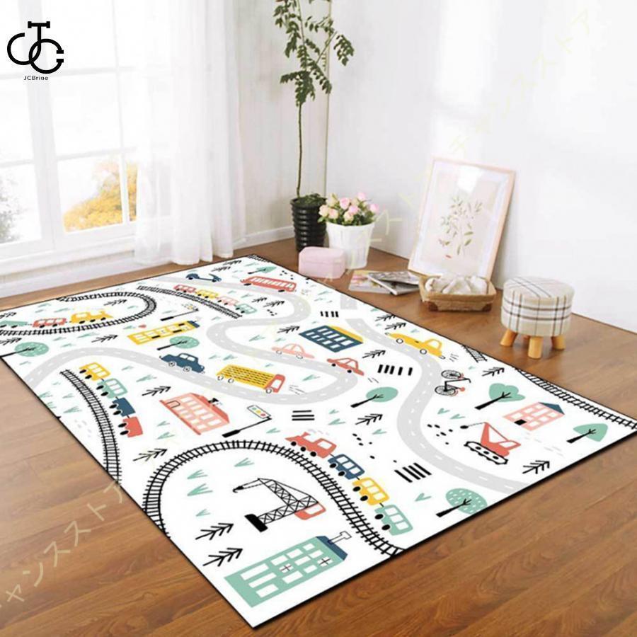 ☆子供用のプレイマットとして、ゴロゴロ寝ころんだり、座っていてもお尻が痛くなりにくい。肌触りが気持ちよくやわらかい素材なので心地がよく、ごろ寝にもピッタリ。☆毛足が短いのでゴミやホコリも絡みにくく、掃除機かけもラクラクです。収納もコンパクトになる軽量設計です。☆「防音」：気になる階下への生活音を軽減してくれます。☆「滑らない」：ラグの裏面には高密度の小さな丸模様に施された。子供とお年寄りがいるの家庭でも安心してお使いいただけます。☆「オールシーズン使用」：夏場の冷房対策、耐熱試験も合格済みで冬は床暖房?ホットカーペット対応。ふわふわの肌触りで一年中快適にお使いいただけます。