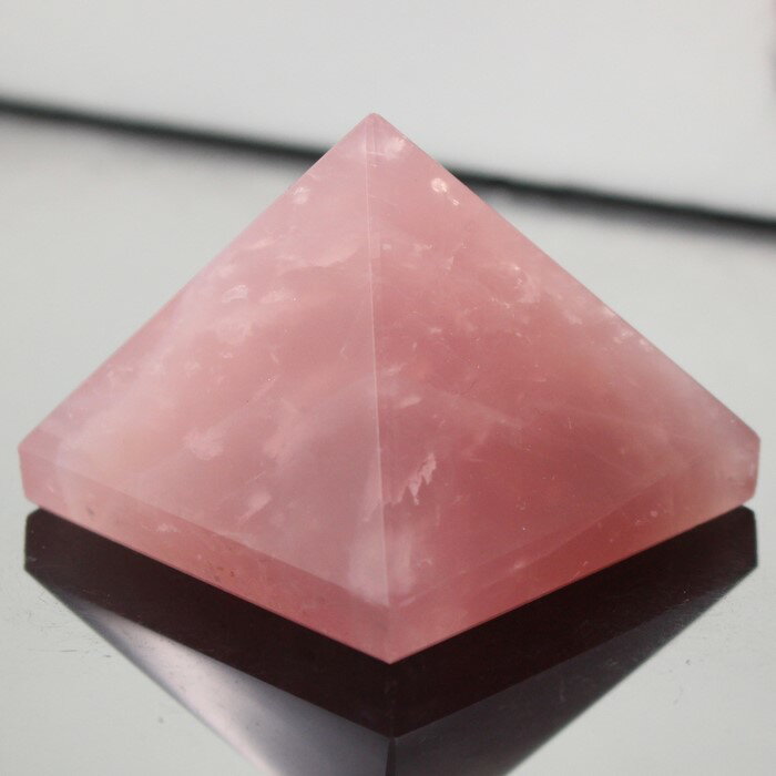 ローズクォーツ ピラミッド 紅水晶 ピンク Rose Quartz ローズクォーツ 原石 ピラミド Pyramid インテリア クラスター 浄化 ピラミッド 石 置物 ローズクォーツピラミッド おすすめ パワーストーン ピラミッド 天然石 人気 ローズクォーツ