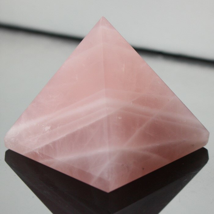 ローズクォーツ ピラミッド ピンク 紅水晶 Rose Quartz ローズクォーツ 原石 ピラミド Pyramid インテリア クラスター 浄化 ピラミッド 石 置物 ローズクォーツピラミッド 天然石 原石 パワーストーン 限定 一点物 ローズクォーツ