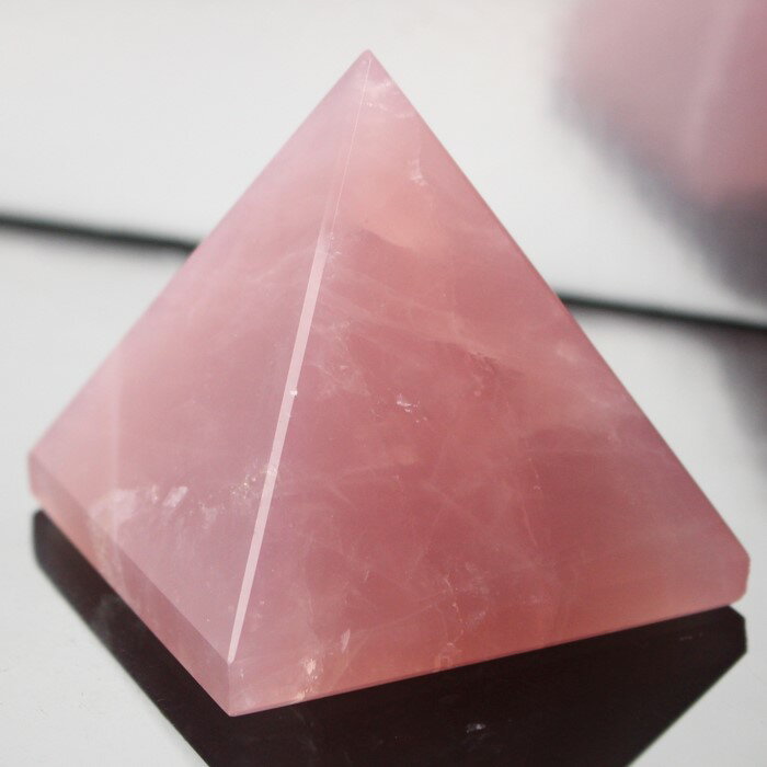 ローズクォーツ ピラミッド 紅水晶 ピンク Rose Quartz ローズクォーツ 原石 ピラミド Pyramid クラスター インテリア 浄化 ピラミッド 石 置物 ローズクォーツピラミッド メンズ レディース 人気 おすすめ 天然石 海外直輸入 ローズクォーツ