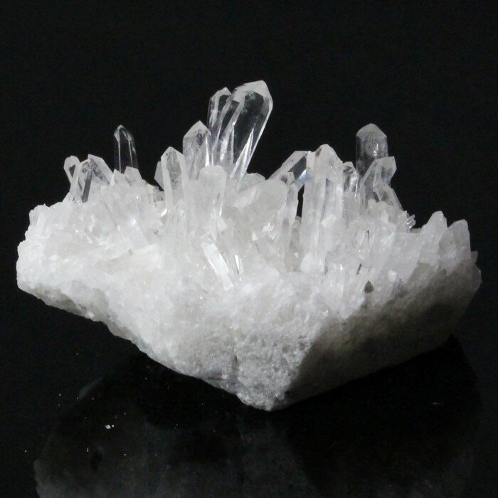 水晶 クラスター ロッククリスタル Crystal クリスタル クォーツ 水晶 浄化 クラスター 原石 浄化用水晶 鉱石 鉱物 天然水晶 Cluster 石 置...