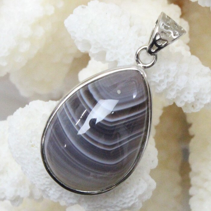 【レア 1点物】瑪瑙 ペンダント めのう アゲート メノウ agate 瑪瑙 ペンダントトップ ネックレス 魔除け グッズ 厄除け 最強 瑪瑙ペンダント パワーストーン ペンダント 人気 おすすめ 天然石 海外直輸入価格 瑪瑙