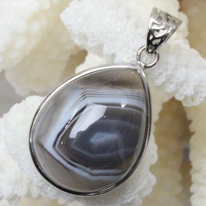 瑪瑙 ペンダント アゲート メノウ agate 瑪瑙 ネックレス ペンダントトップ 魔除け グッズ 厄除け 聖石 最強 瑪瑙ペンダント おすすめ パワーストーン...