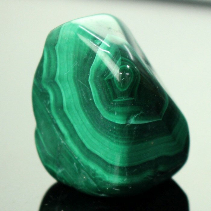 厄除け 【厳選品質 一点物】マラカイト 石 タンブル Malachite 孔雀石 マラカイト 原石 お守り 魔除け 磨き原石 お守り石 厄除け【巾着袋付き】 マラカイト石 タンブル 天然石 置物 パワーストーン 限定 一点物 マラカイト