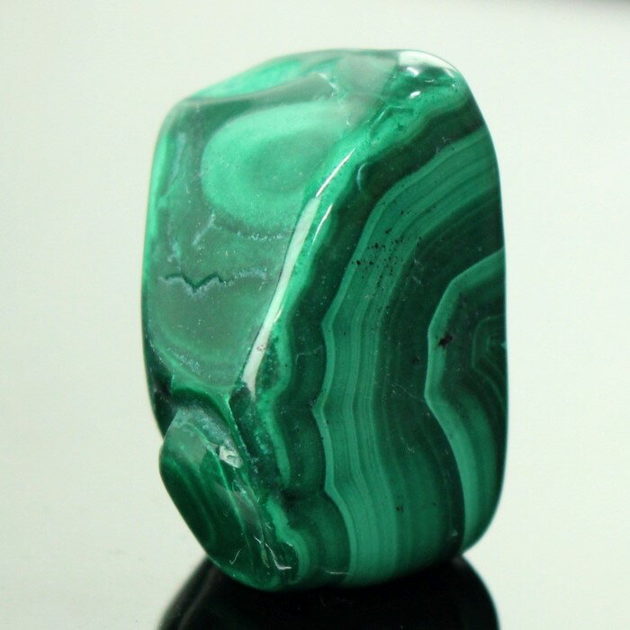 厄除け 【一点物 現物】マラカイト 石 タンブル Malachite 孔雀石 マラカイト 原石 魔除け 厄除け 磨き原石 お守り石 お守り【巾着袋付き】 マラカイト石 タンブル パワーストーン 魔除け 人気 おすすめ 天然石 海外直輸入価格 マラカイト