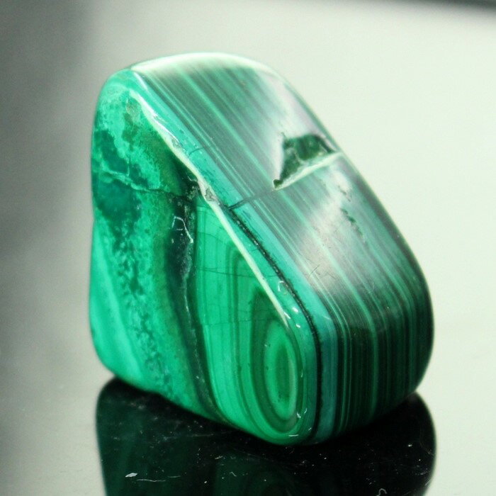 【厳選品質 一点物】マラカイト 石 タンブル Malachite 孔雀石 マラカイト 原石 魔除け 厄除け 磨き原石 お守り石 お守り【巾着袋付き】 マラカイト...