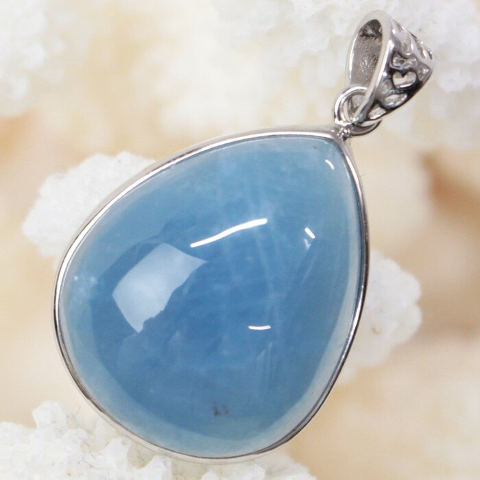 【淡く輝くブルーが綺麗 一点物】アクアマリン ペンダント Aquamarine 緑柱石 アクアマリン ペンダントトップ Necklace ネックレス アクアマリンペンダント パワーストーン ネックレス 人気 おすすめ 天然石 海外直輸入価格 アクアマリン