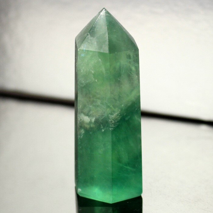 【ブラジル産 高品質 一点物】フローライト ポイント 蛍石 Fluorite グリーンフローライト 緑 フローライト 原石 鉱物 クラスター 置物 石 鉱石 柱...