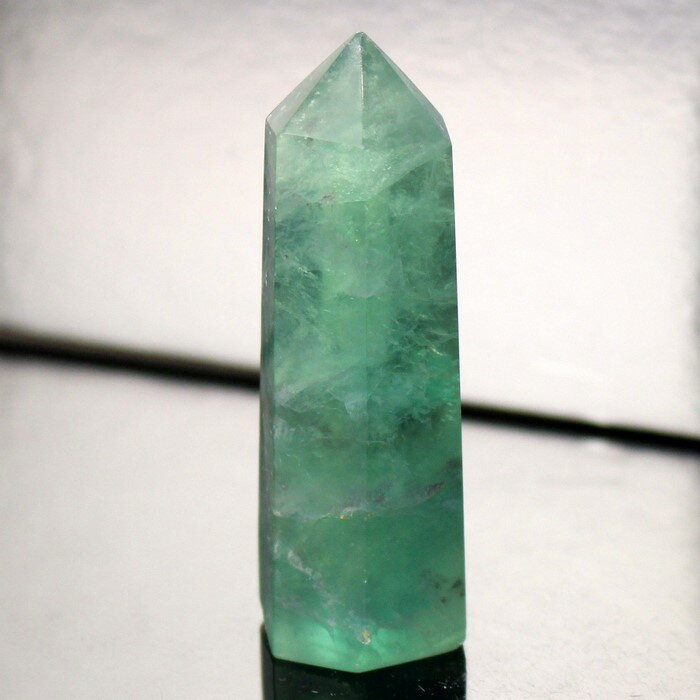 【ブラジル産 高品質 一点物】フローライト ポイント 蛍石 緑 フローライト 原石 柱 ポイント 置物 石 鉱石 クラスター インテリア Point フローライ...