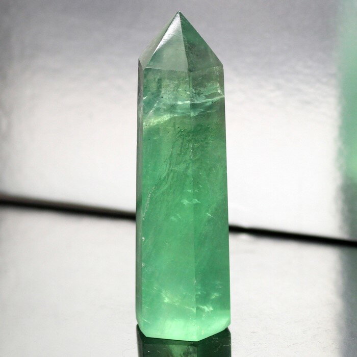 【厳選品質 一点物】フローライト ポイント 蛍石 Fluorite グリーンフローライト 緑 フローライト 原石 置物 石 鉱石 鉱物 クラスター 柱 ポイント フローライトポイント パワーストーン 原石 人気 おすすめ 天然石 海外直輸入価格 フローライト