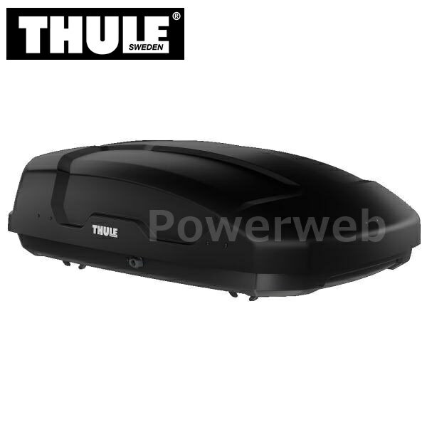 商品詳細THULE (スーリー)商品：Force XT S (フォース XT) ブラックエアロスキン品番：TH6351■詳細日常的に多用途に使えるルーフボックスブラックエアロスキンカラー車の左右どちら側からでも簡単にボックス内にアクセスできる、デュアルサイドオープン機構キーの損傷を防ぐロックノブで開閉も快適製品名：Force XT S (フォース XT)カラー：ブラックエアロスキン品番：TH6351外形寸法(cm/長さ×幅×高さ)：139×89.5×39内径寸法(cm/長さ×幅)：128×78下面幅(cm)：80製品重量(kg)：14.3製品容量(リットル)：300積載重量(kg)：75付属ストラップ：3本マウント方式：パワークリックデュアルサイドオープン：●セントラルロッキングシステム(シリンダー数)：● (2)ウイングバー/ウイングバーEvo対応：●スクエアバー対応：●スライドバー対応 ※必要アダプター：TH697-6ボックスカバー：TH698-1 画像について ・メーカーの共通画像を使用しております。形状はシリーズ、品番により異なります。 納期 ・商品はメーカーさんより、お取り寄せとなります。・メーカー欠品、生産中止等で入荷に見込みがございません場合は キャンセルとさせていただく場合がございます。予めご了承ください。・お急ぎ等の方は事前にメールにて納期をお問い合わせ下さいませ。・納期等でのクレーム・キャンセル等は一切お受けしておりません。 注意事項 ※デザイン、仕様等につきましては予告なく変更する場合がございます。予めご了承下さい。 返品・交換 商品に関しまして、ご注文間違い等での返品交換等は一切お受けしておりません。送料 送料無料