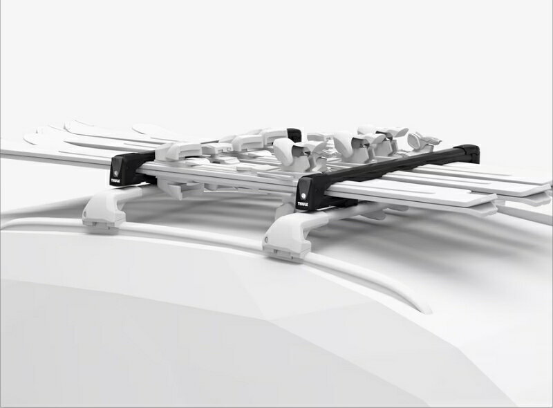 パワーウェブ2号店のTH7326B THULE SnowPack 7326B ブラック (スノーパック) 本体幅：87cm スキーキャリア｜アングル3