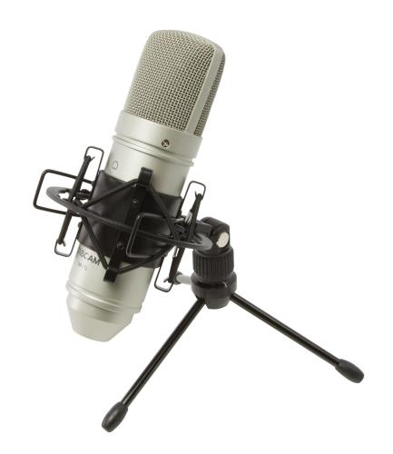 Rakuten - TASCAM(タスカム) TM-80 コンデンサーマイク 単一指向性/48Vファントム電源/18mmの大型フラム/XLRマイクケーブル・サスペンション・卓上スタンド付属/ボーカル 楽器 配信